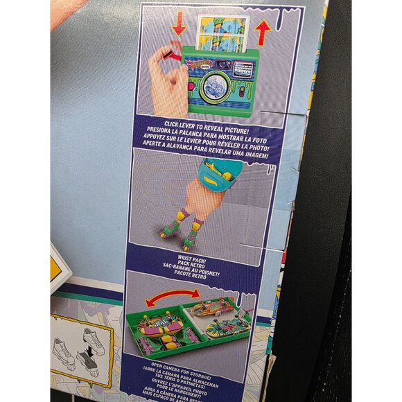 Hot Wheels Skate 90s Rewind & Grind Pack Fingerboard Playset - Picture 6 of 6